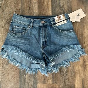 Sincerely Jules high rise shorts. New with tags. Size 3.